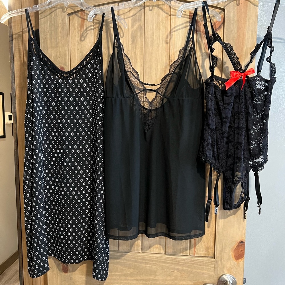 LOT/4 WOMENS LINGERIE(5 pcs)Size LG-XL